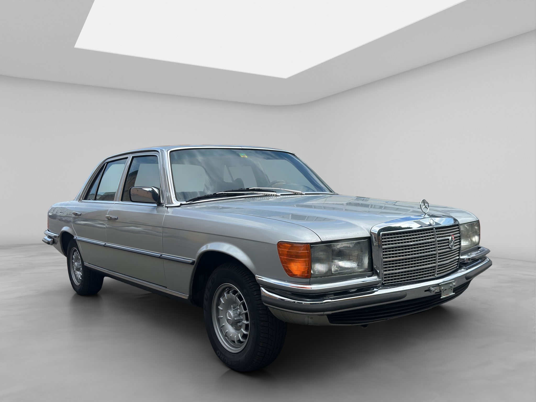 MERCEDES-BENZ 280 8