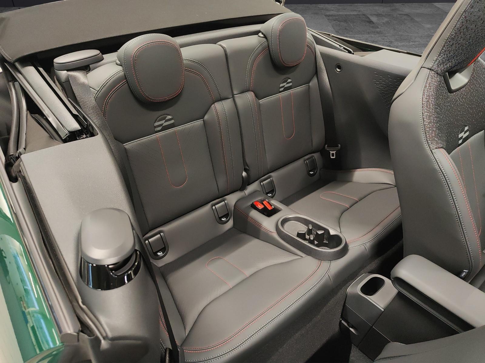 MINI Cabrio F67 2.0i John Cooper Works - 17