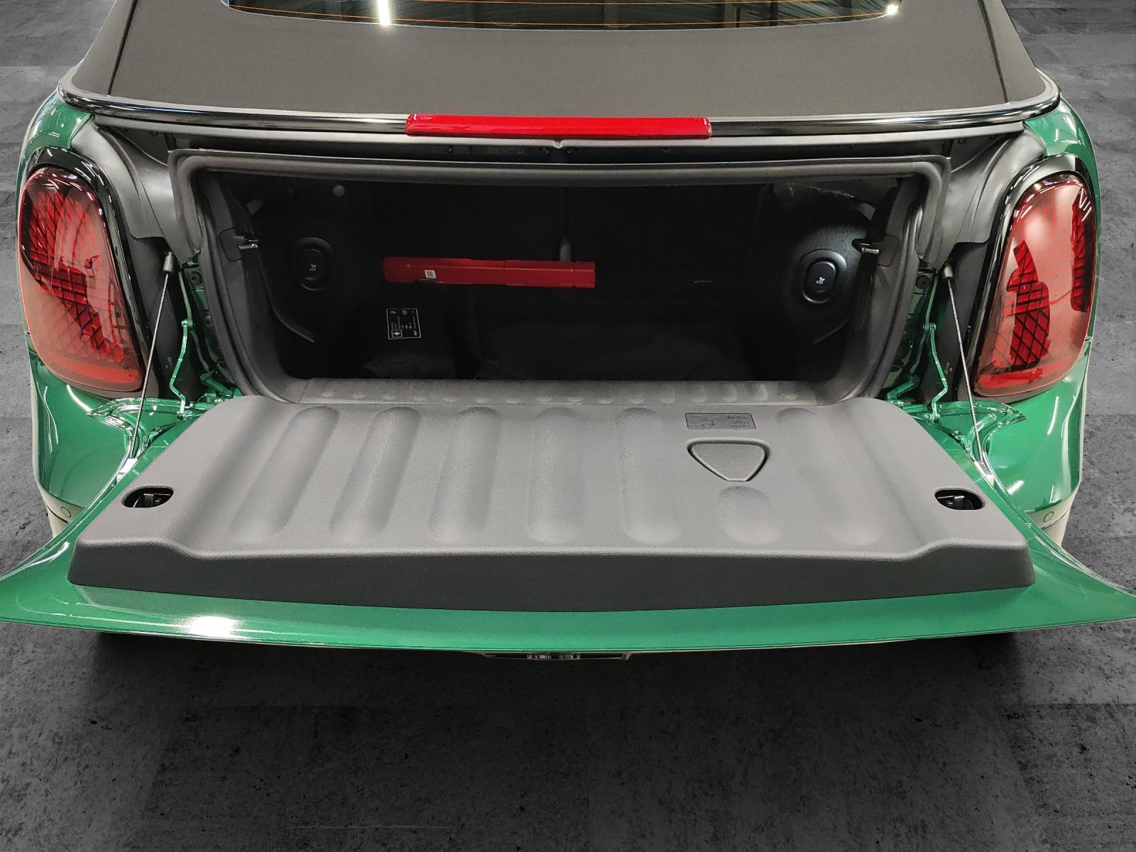 MINI Cabrio F67 2.0i John Cooper Works - 13