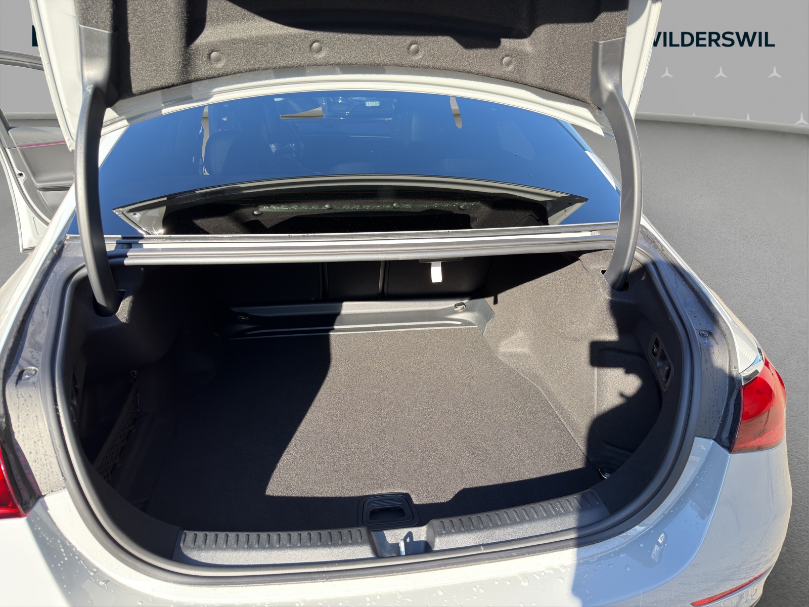 MERCEDES-BENZ E 220 d 4Matic 9G-Tronic - 14