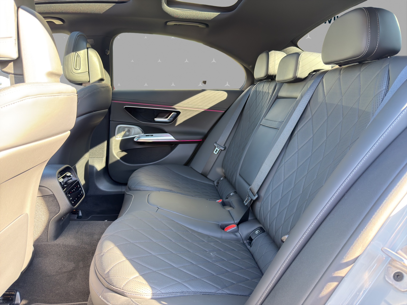 MERCEDES-BENZ E 220 d 4Matic 9G-Tronic - 13