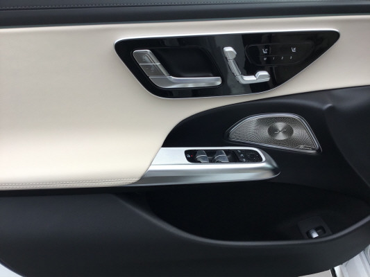 MERCEDES-BENZ E 220 d 4Matic - 10
