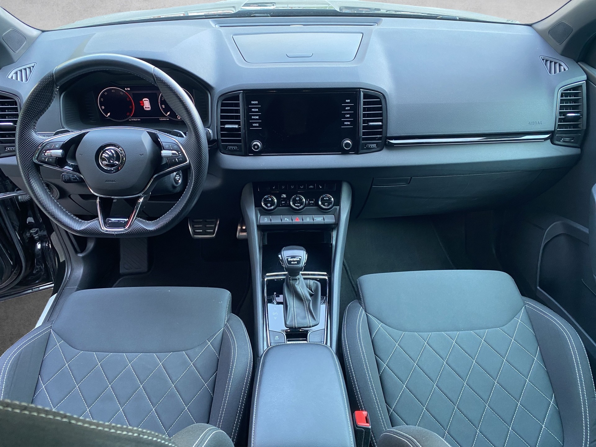 SKODA Karoq 2.0 TDI CR Sport Line 4x4 DSG - 9