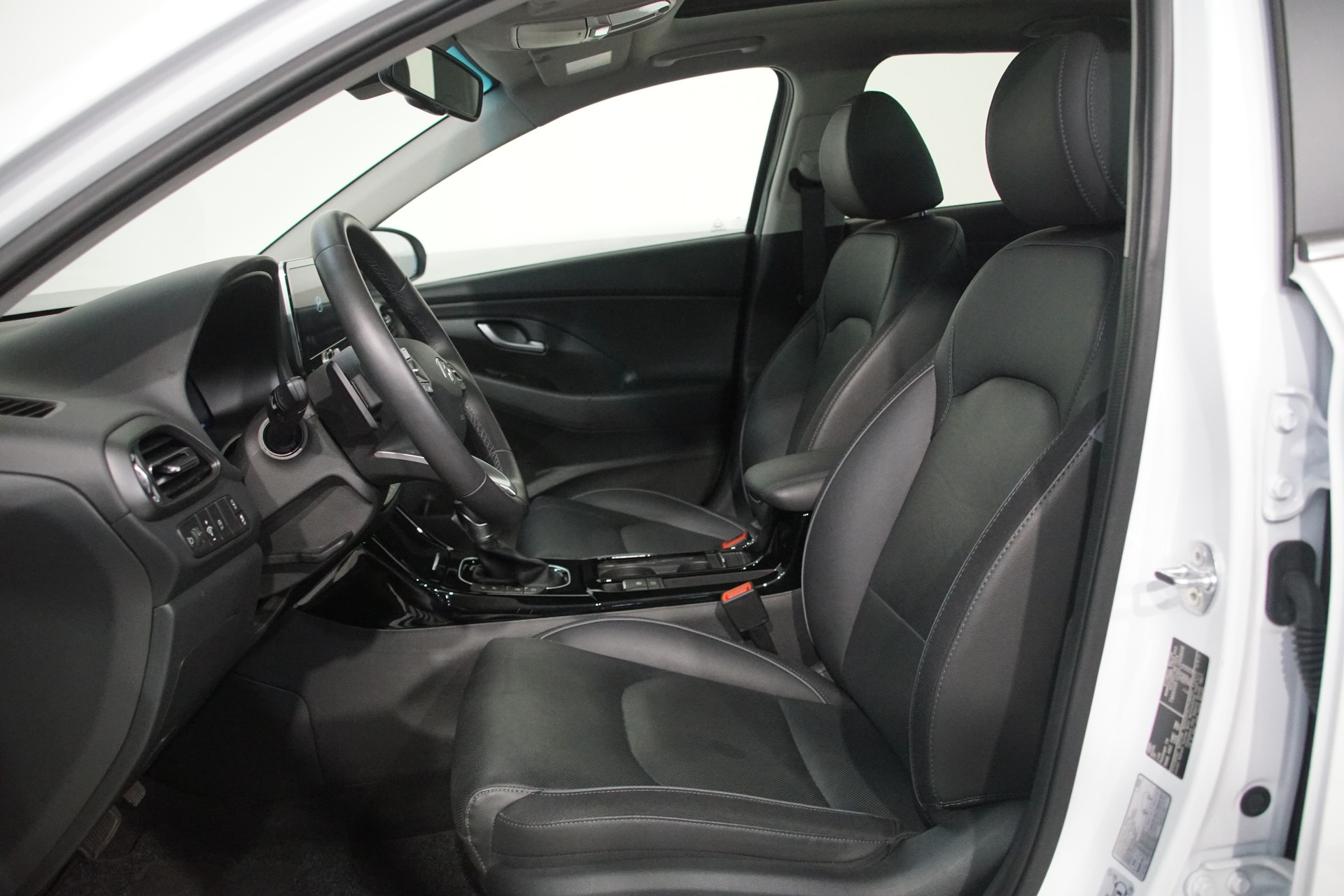 HYUNDAI i30 1.5 T-GDi Vertex 48V MH DCT *swiss* - 11