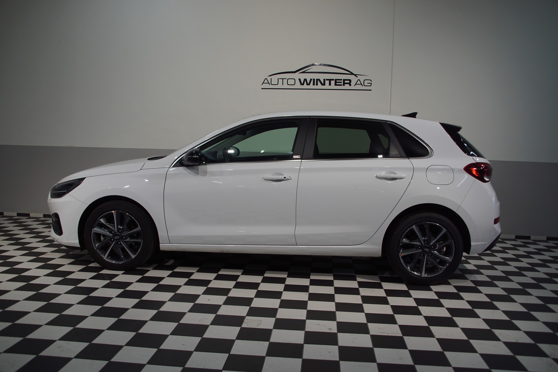 HYUNDAI i30 1.5 T-GDi Vertex 48V MH DCT *swiss* - 9