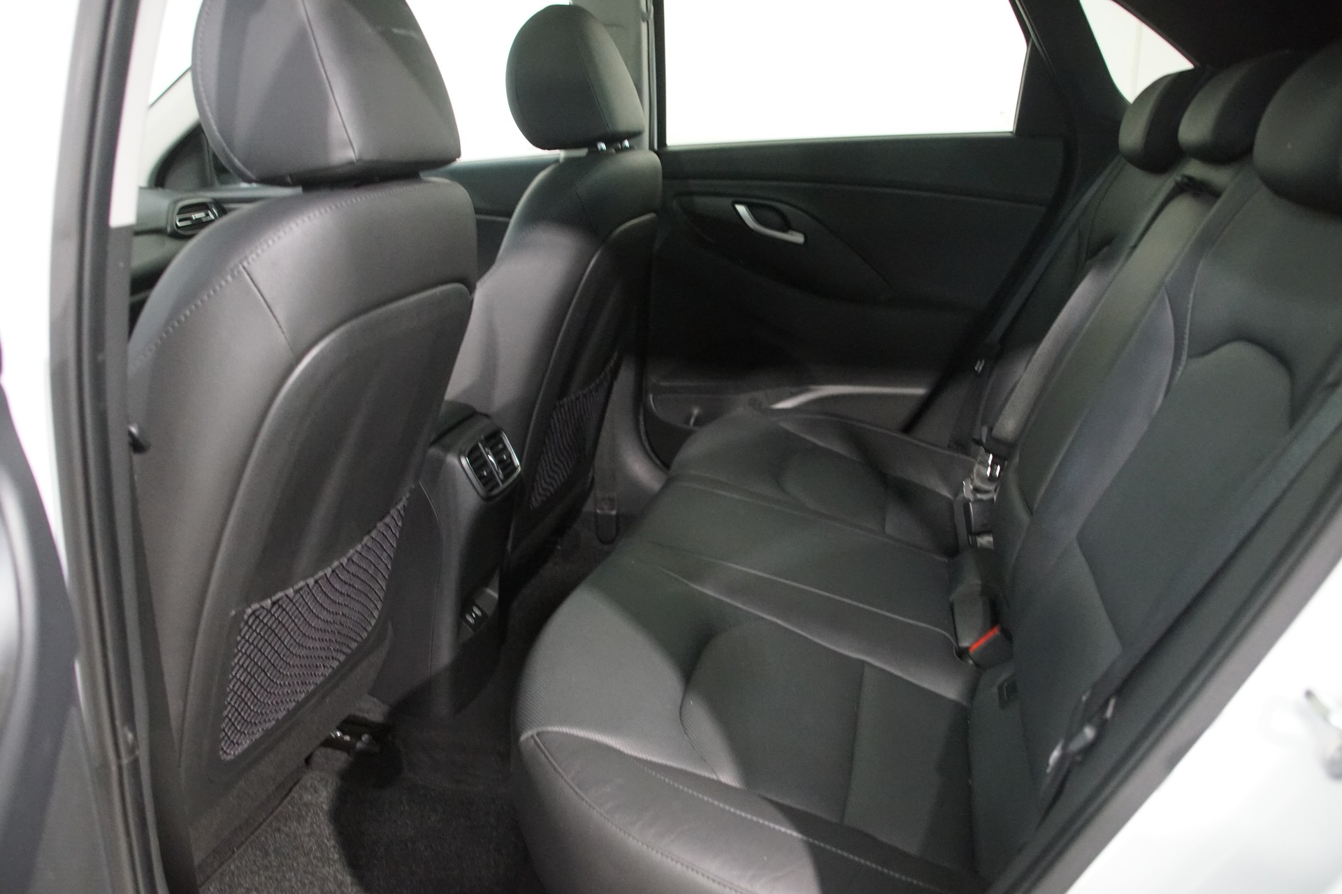 HYUNDAI i30 1.5 T-GDi Vertex 48V MH DCT *swiss* - 15