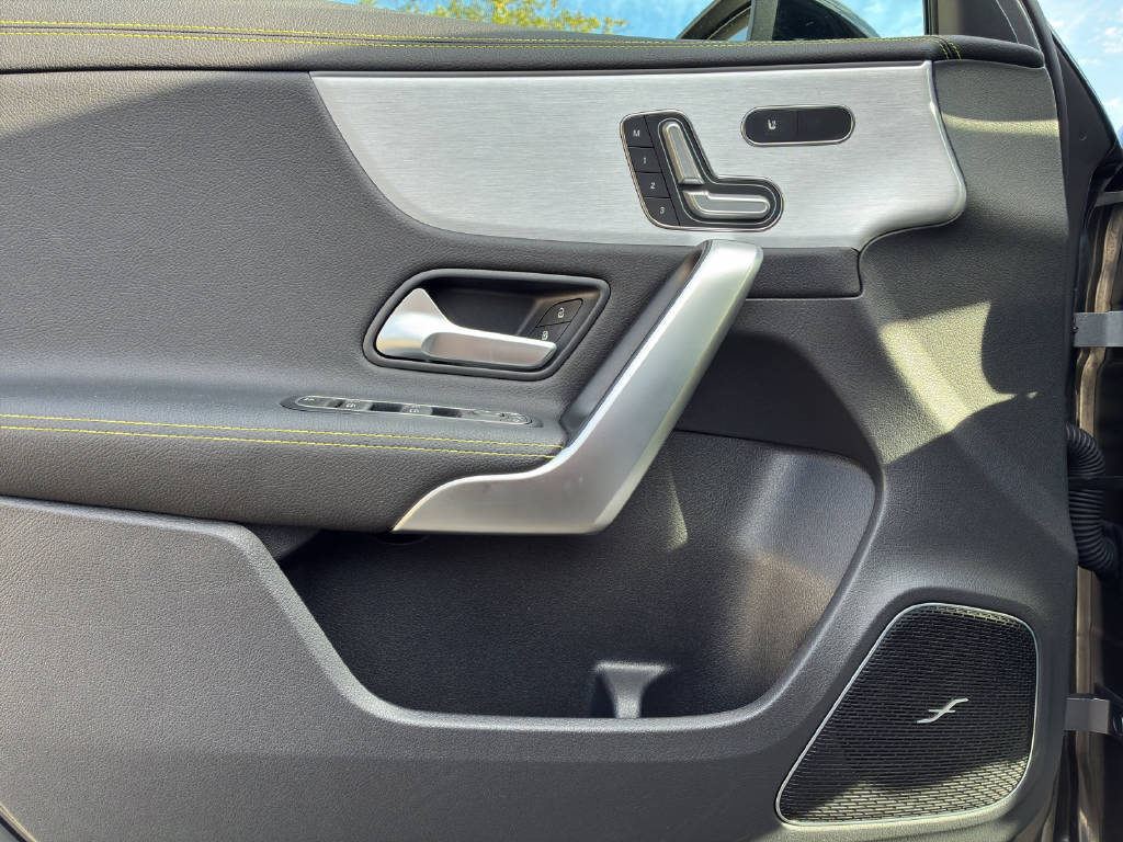 MERCEDES-BENZ A 250 AMG Line 4M Edition 1 - 7