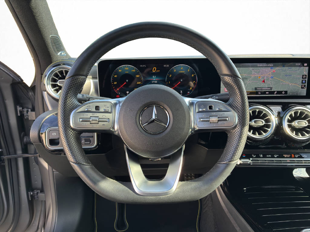 MERCEDES-BENZ A 250 AMG Line 4M Edition 1 - 12