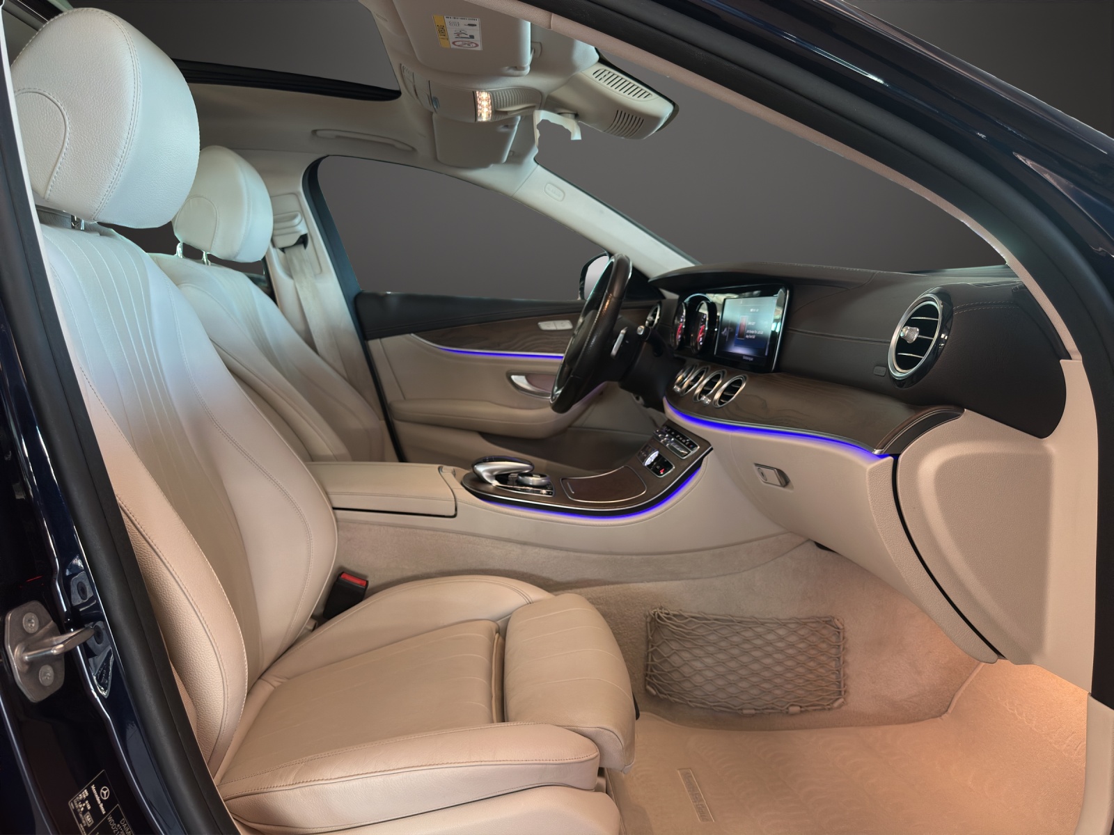 MERCEDES-BENZ E 350 d Exclusive 4Matic - 11