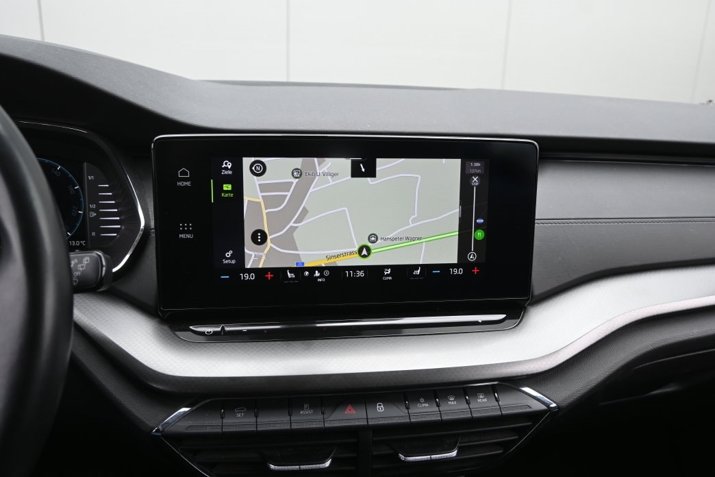 SKODA Octavia Combi 2.0 TDI DSG Ambition - 12