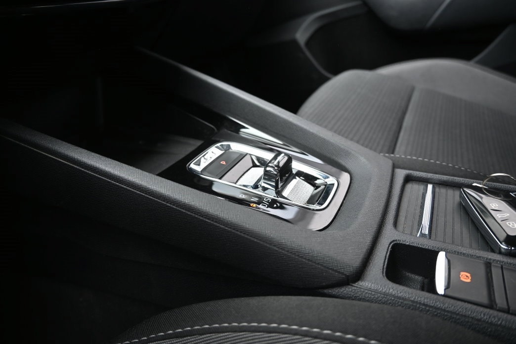 SKODA Octavia Combi 2.0 TDI DSG Ambition - 10