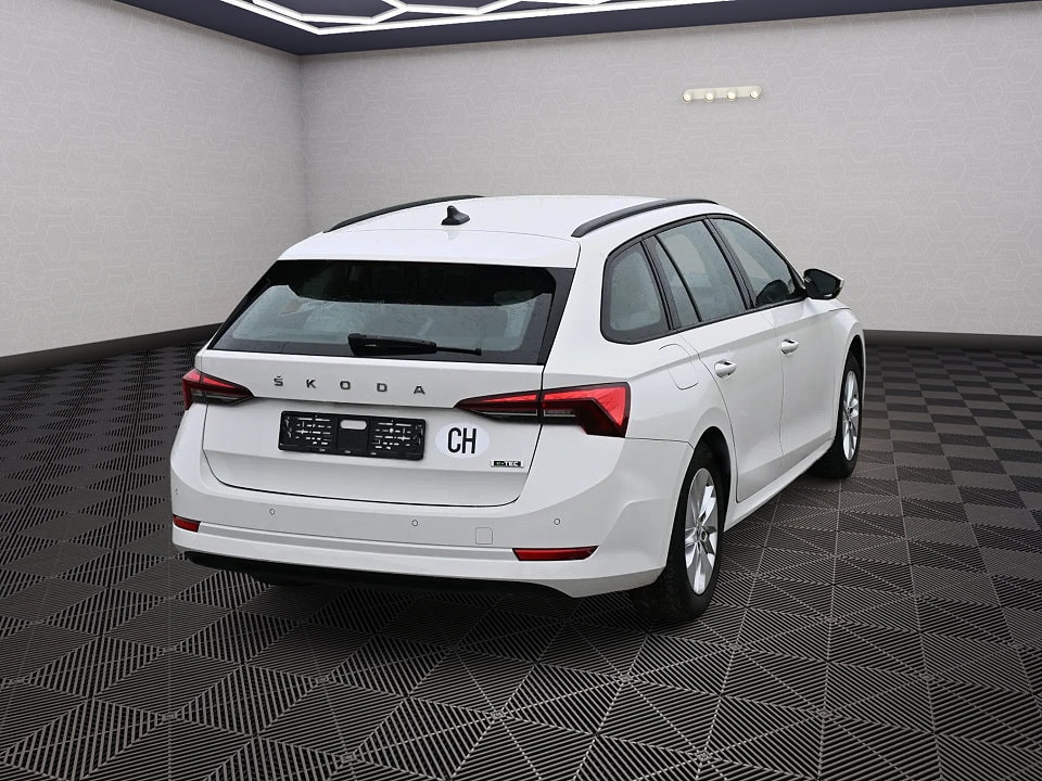 SKODA Octavia Combi 2.0 TDI DSG Ambition - 3