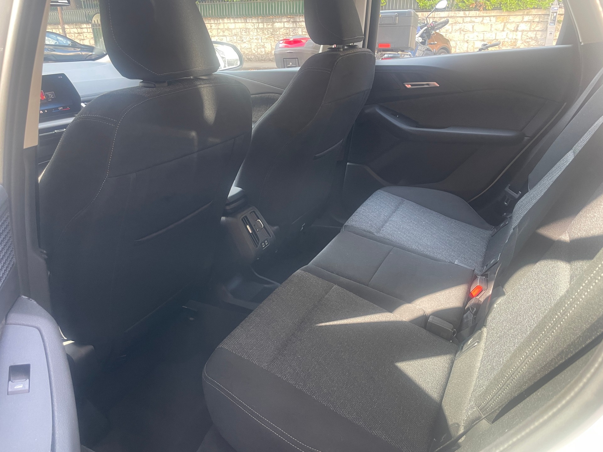 BMW 218i Active Tourer - 8