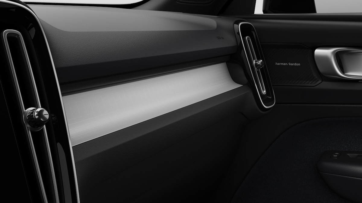 VOLVO XC40 2.0 B4 MH Black Edition - 10