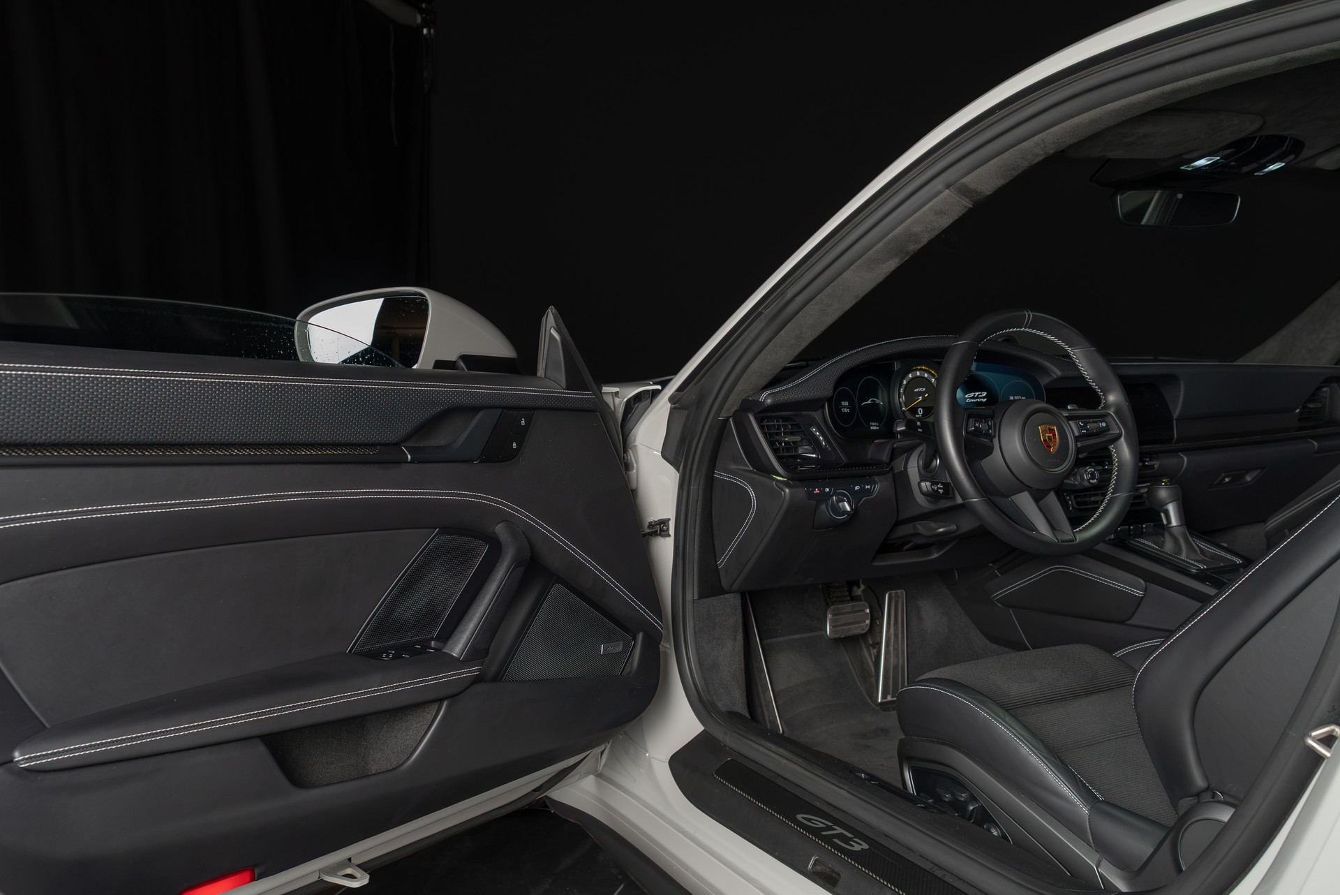 PORSCHE 911 GT3 Touring PDK - 11