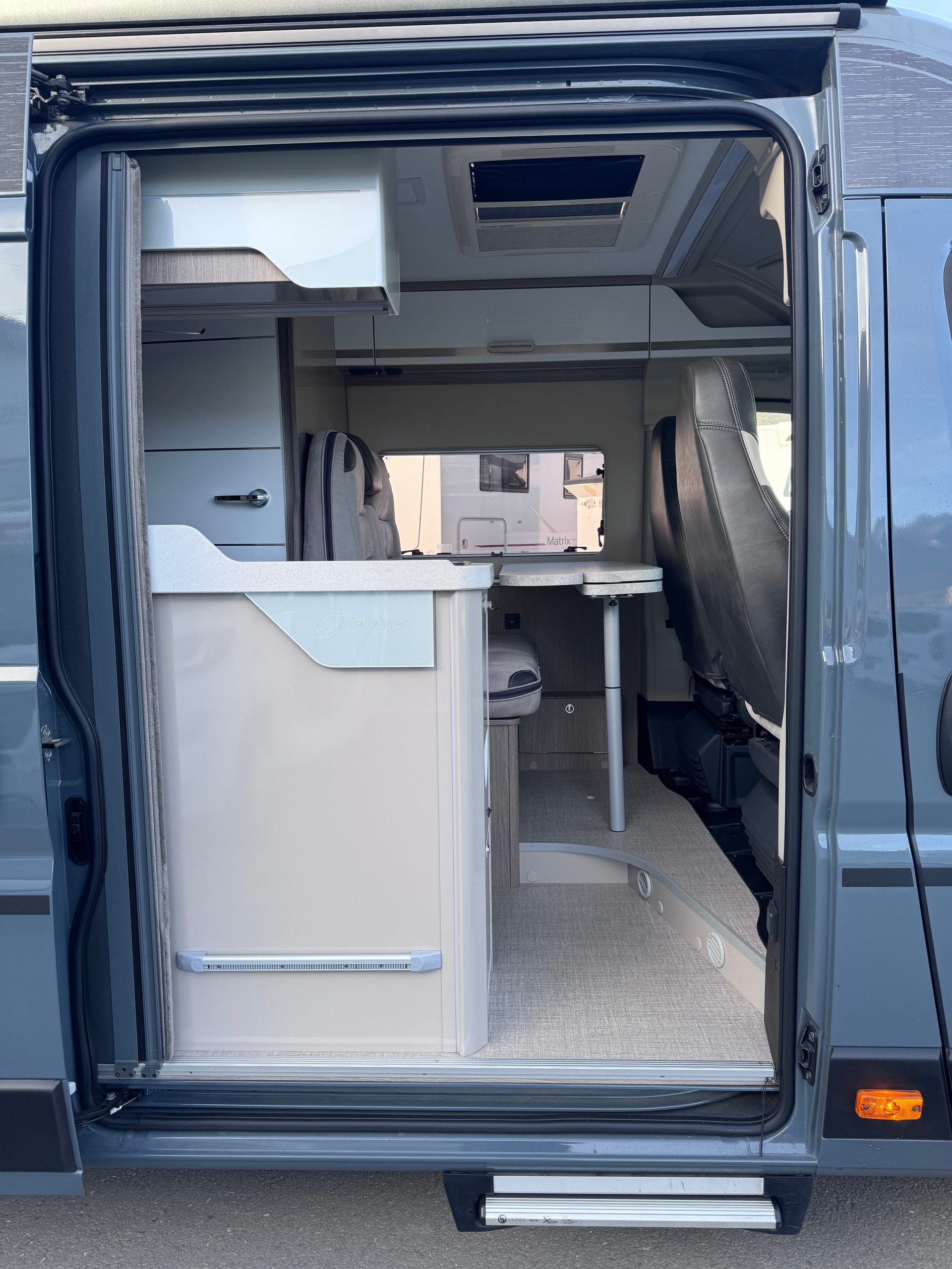 CHALLENGER V210 Road Edition Premium - 8