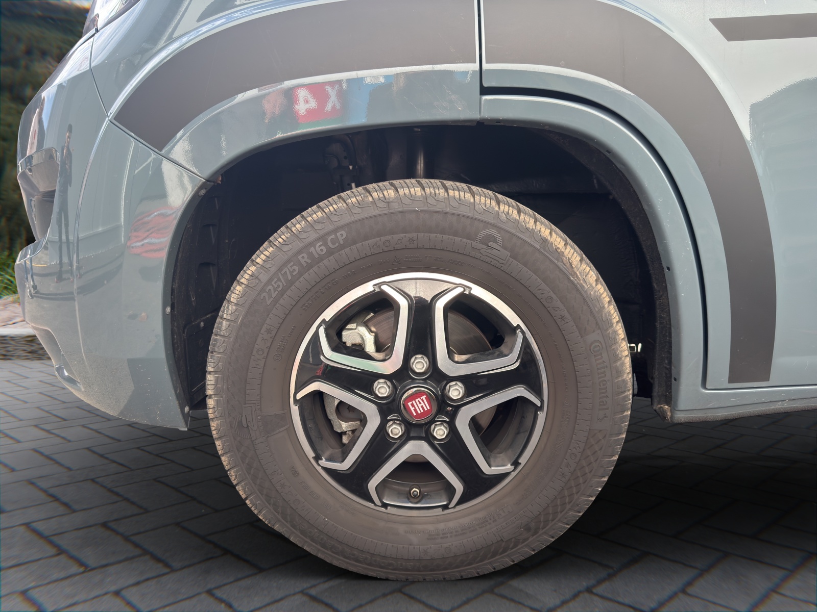 CHALLENGER V210 Road Edition Premium - 5