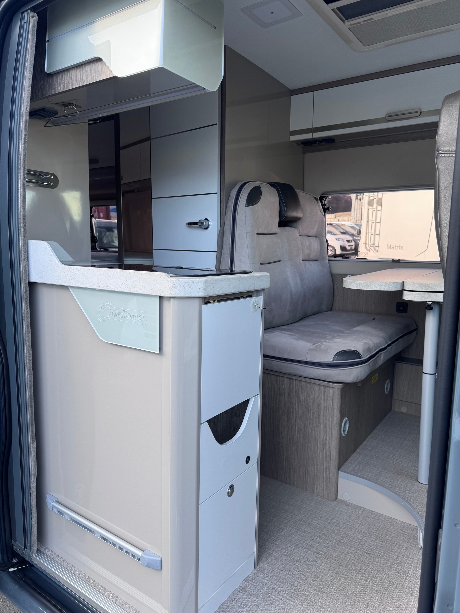 CHALLENGER V210 Road Edition Premium - 9