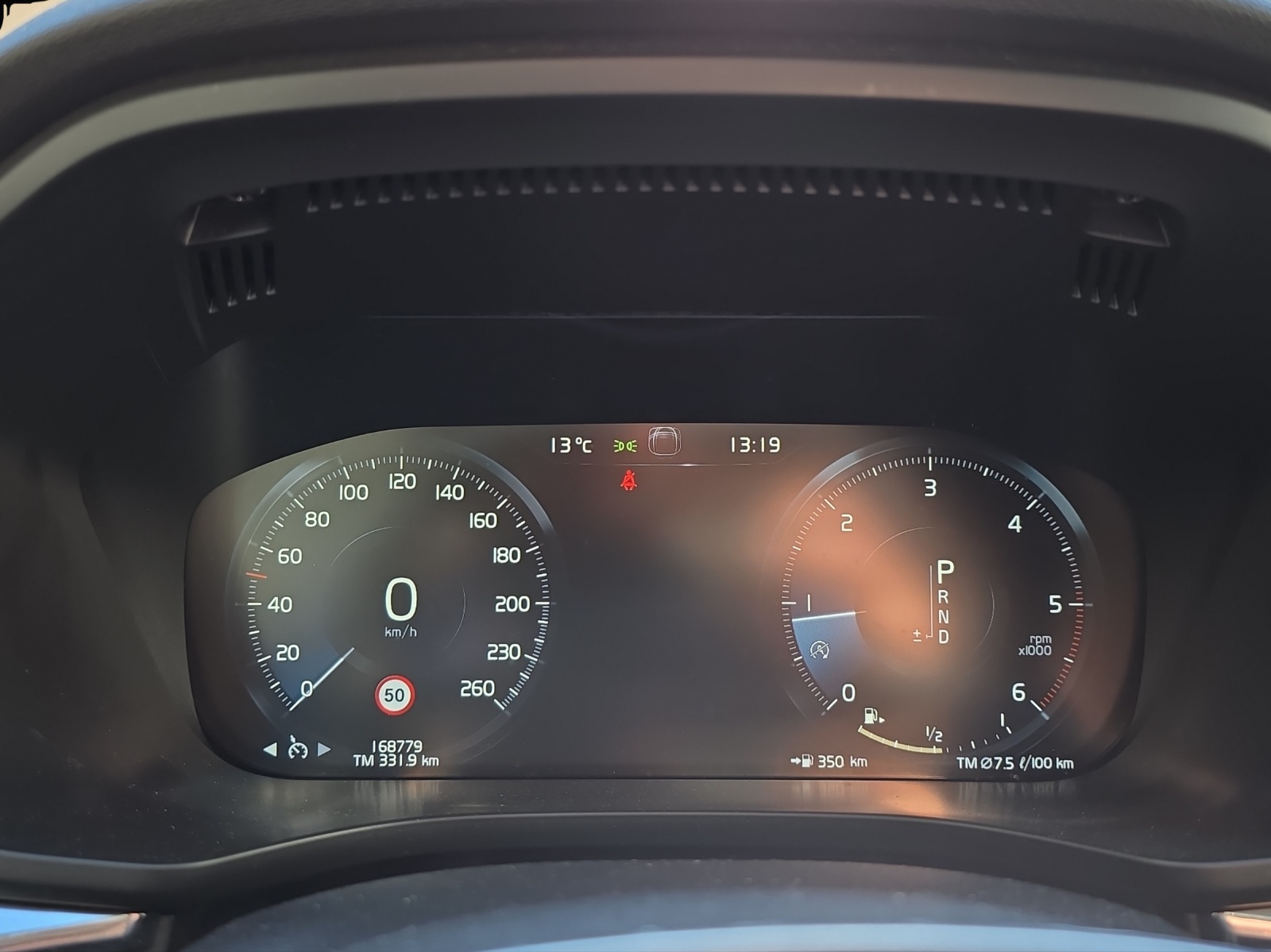 VOLVO XC60 D4 AWD R-Design Geartronic - 8