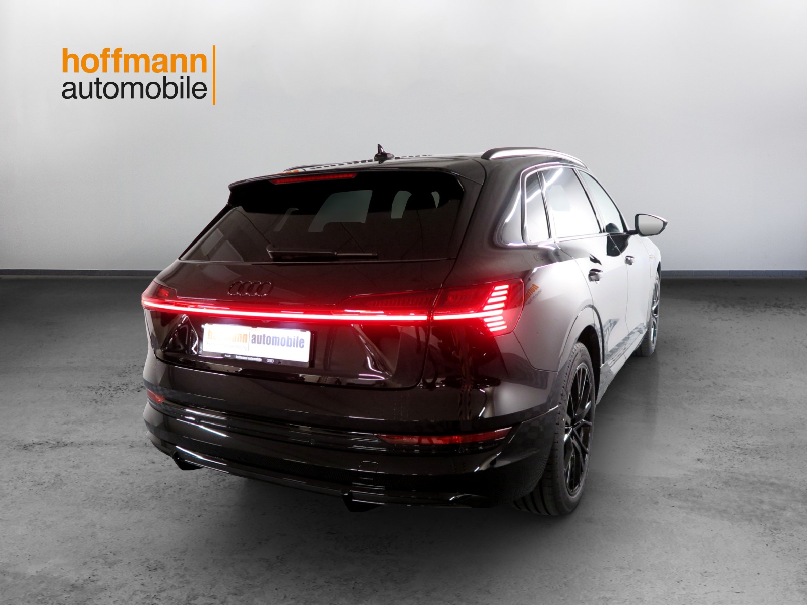 AUDI e-tron 55 S Line Black Edition quattro - 4