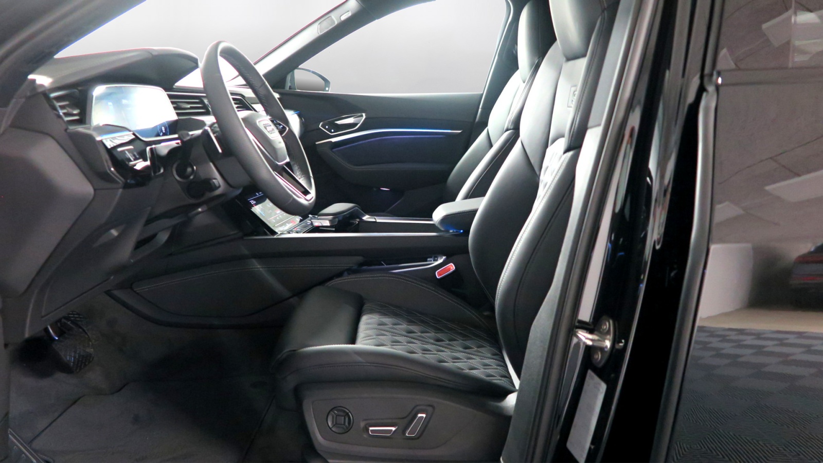 AUDI e-tron 55 S Line Black Edition quattro - 10