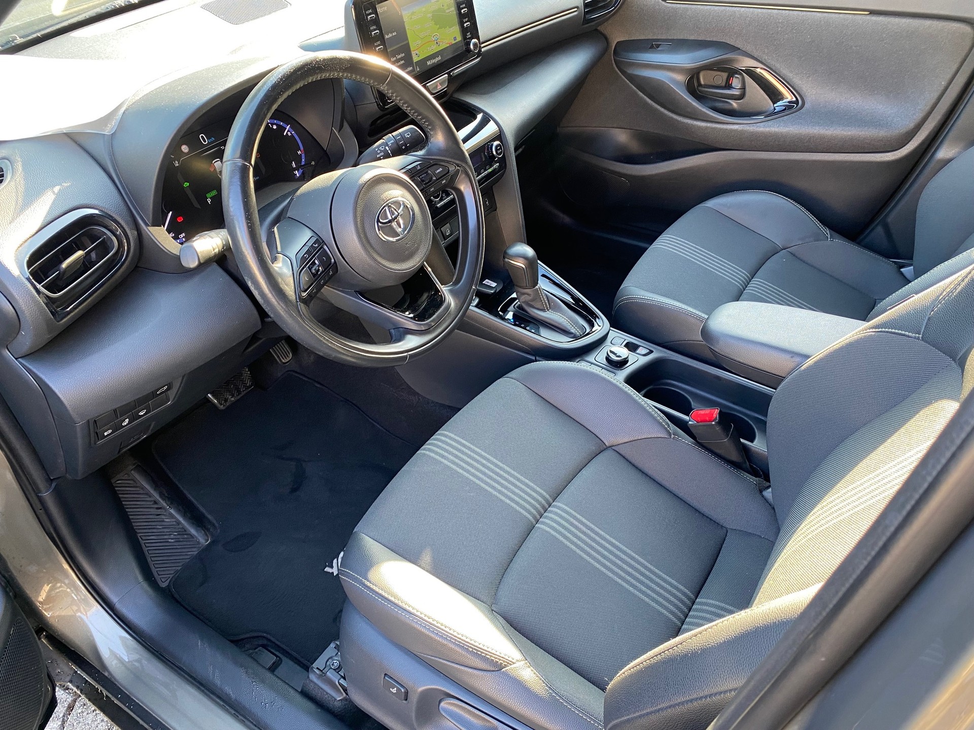 TOYOTA Yaris Cross 1.5 Adventure e-CVT AWDi - 5