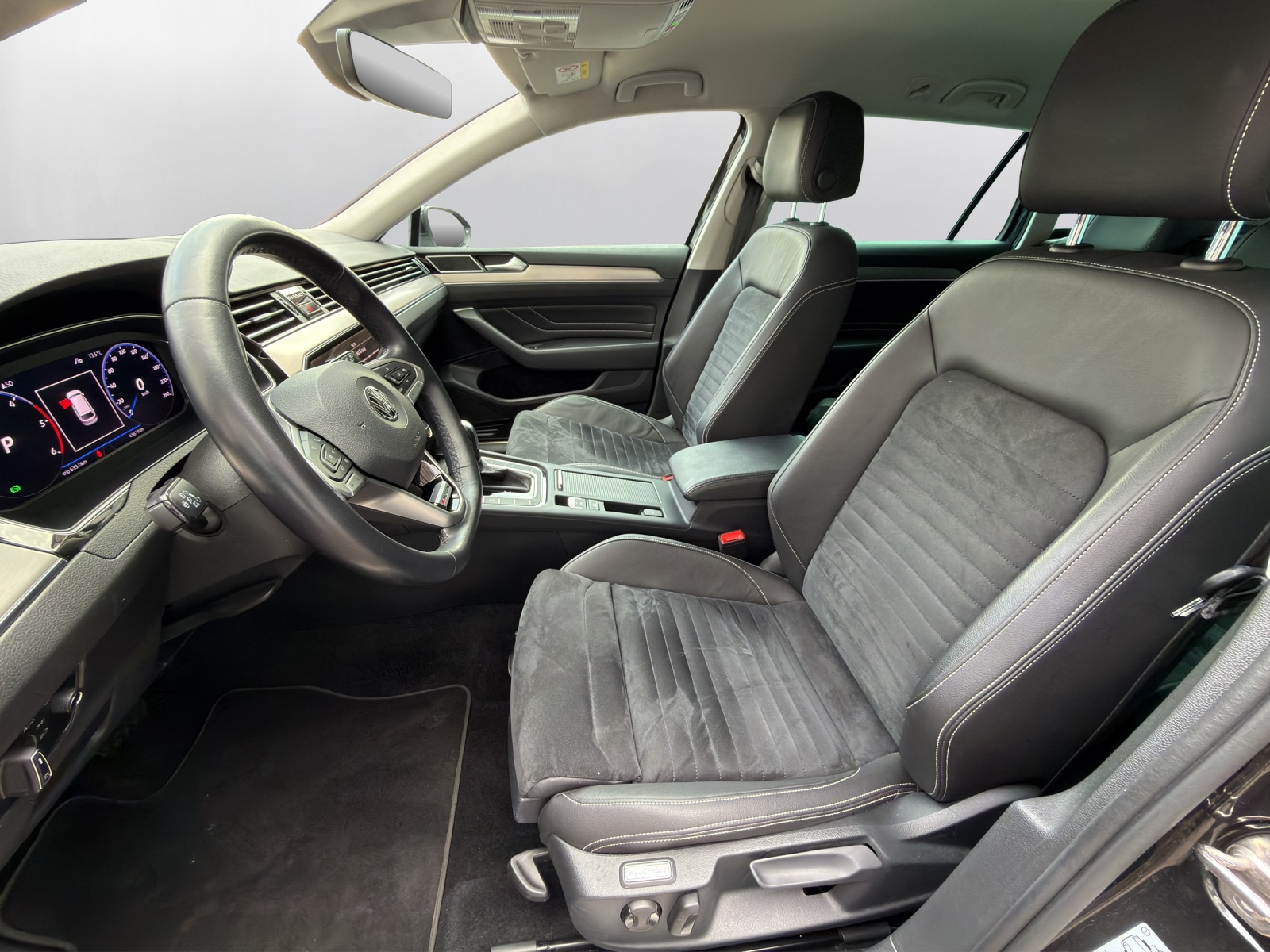 VW Passat 2.0 TDI BMT Elegance 4Motion DSG - 10