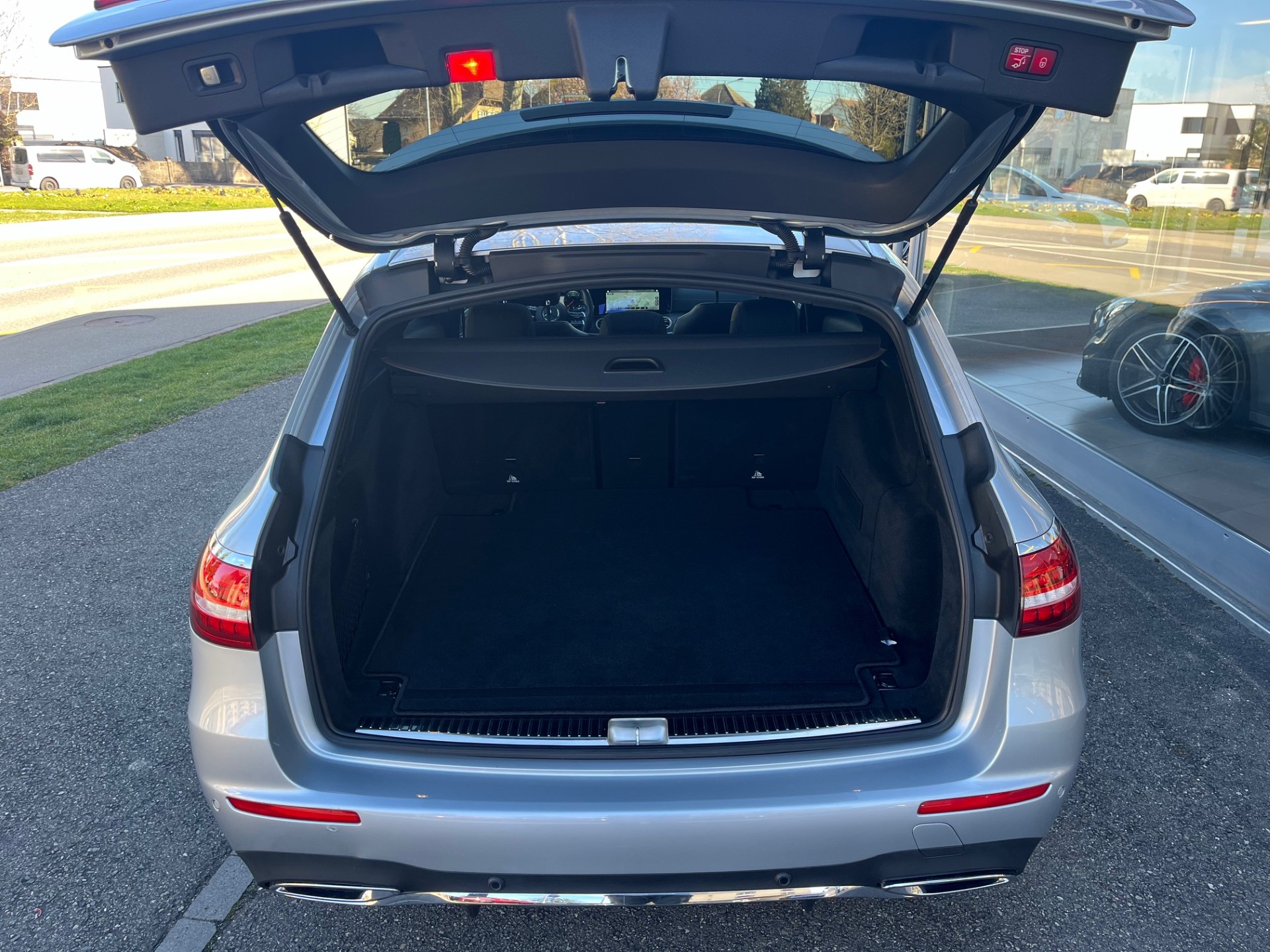 MERCEDES-BENZ E 220 d T 4Matic Swiss Star 9G-Tronic - 6