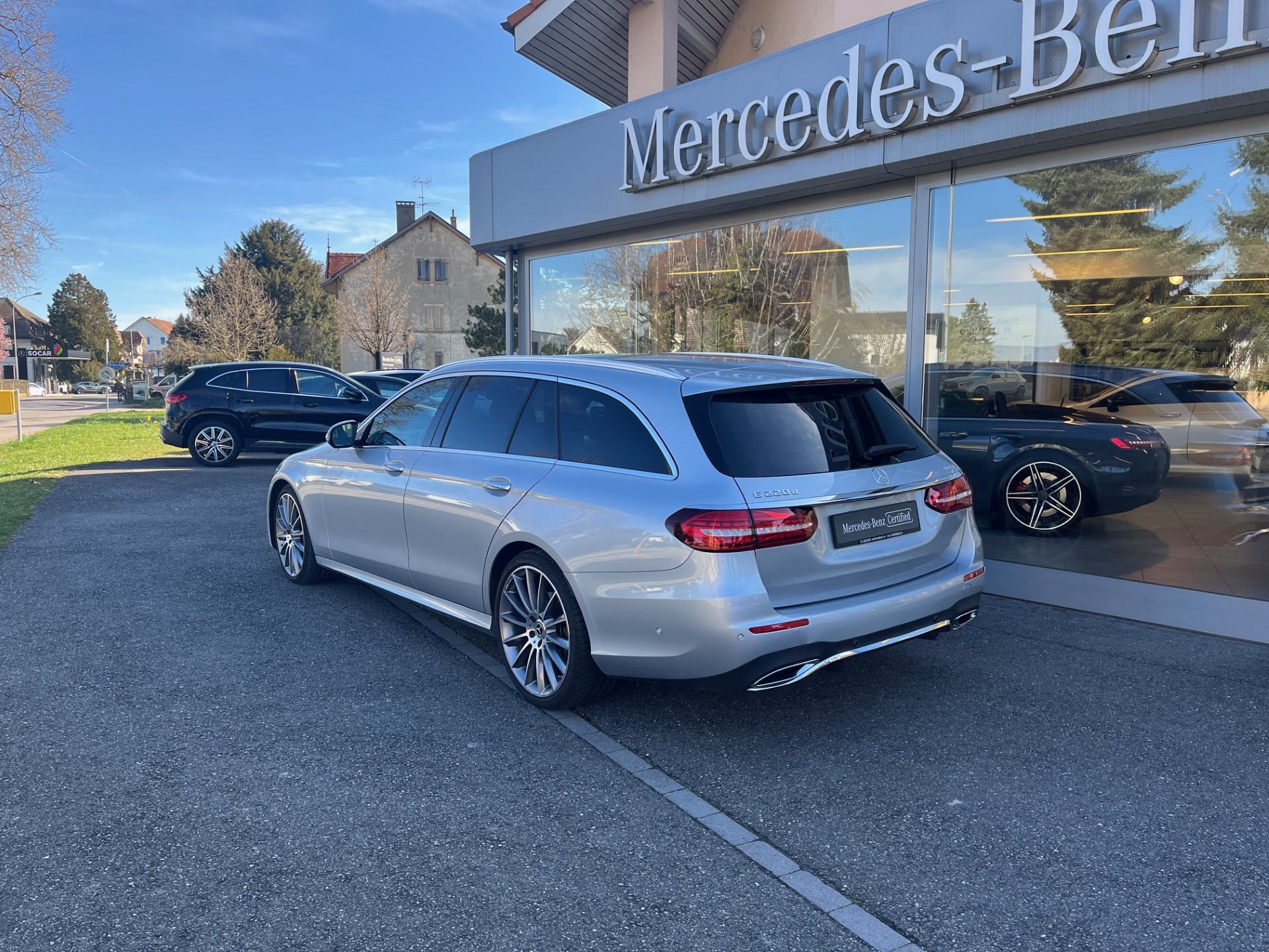 MERCEDES-BENZ E 220 d T 4Matic Swiss Star 9G-Tronic - 4