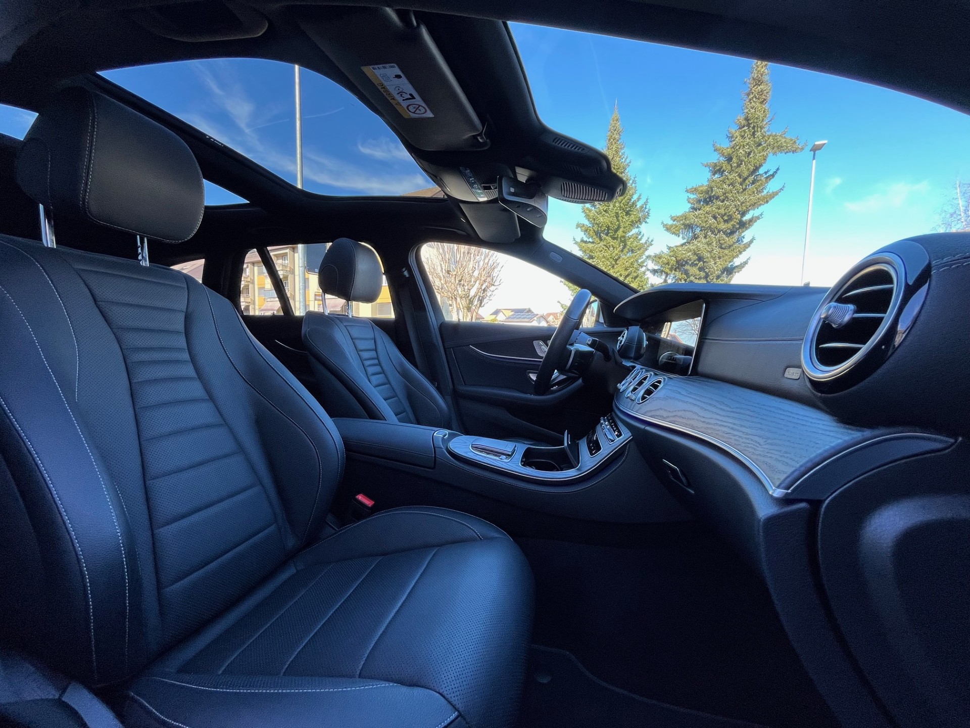 MERCEDES-BENZ E 220 d T 4Matic Swiss Star 9G-Tronic - 9