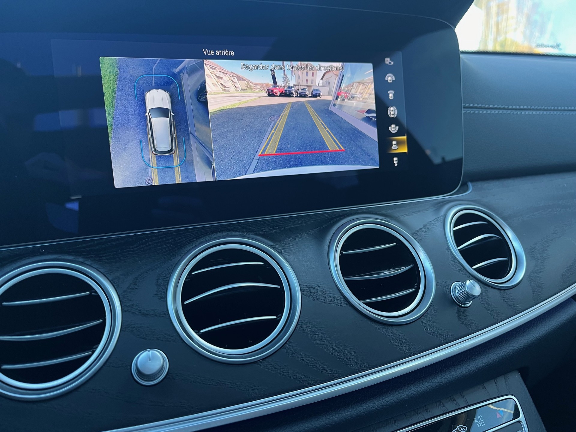 MERCEDES-BENZ E 220 d T 4Matic Swiss Star 9G-Tronic - 16