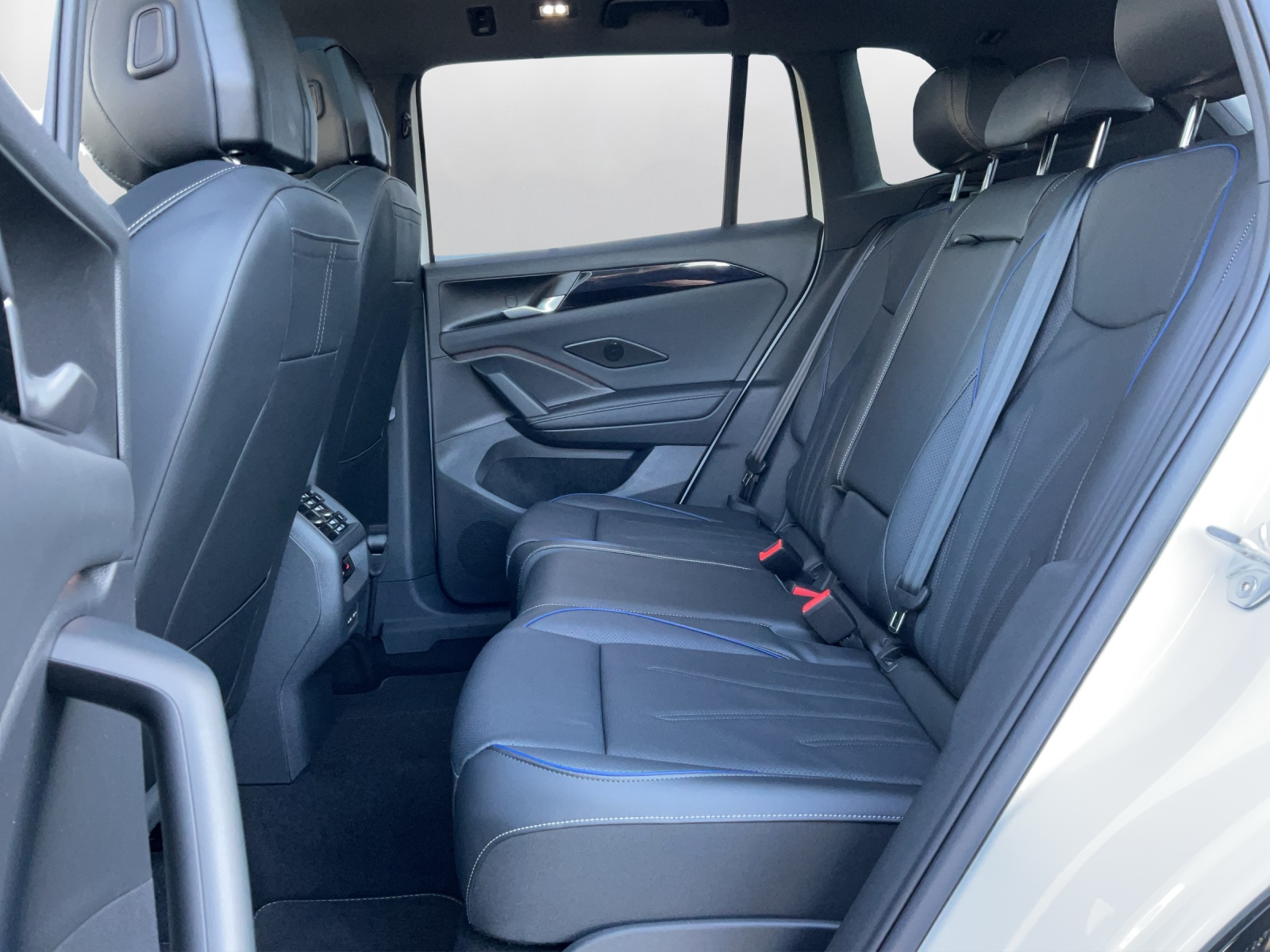 VW Tiguan 1.5 TSI evo2 eHybrid R-Line DSG - 11