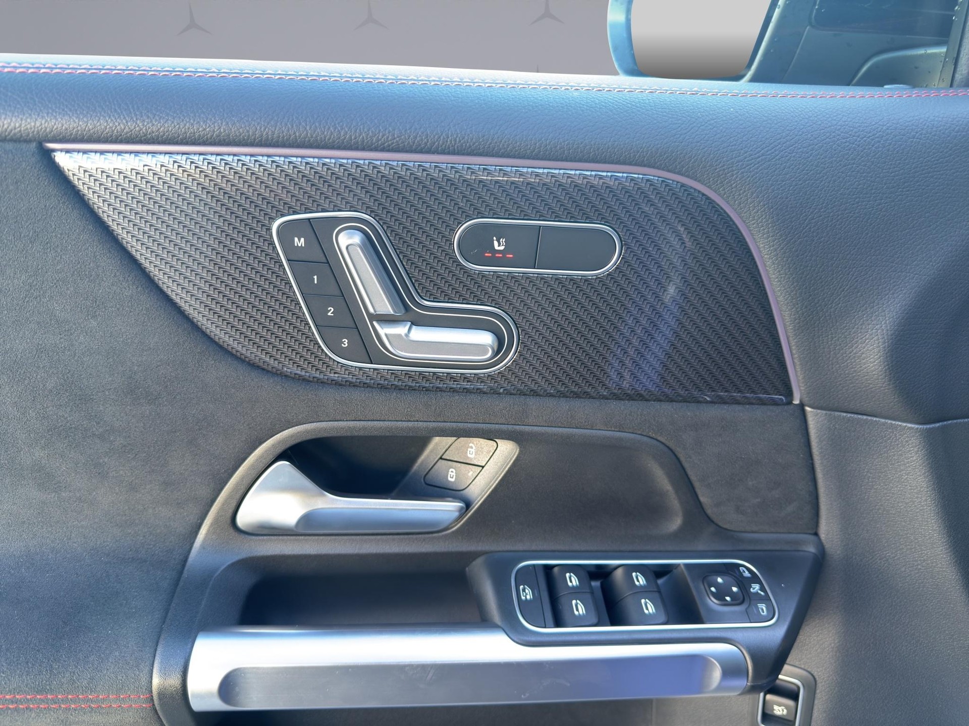 MERCEDES-BENZ GLB 220 d AMG Line 4matic - 17