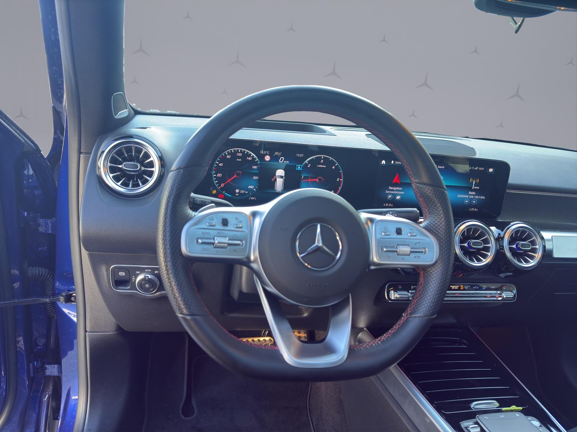 MERCEDES-BENZ GLB 220 d AMG Line 4matic - 11