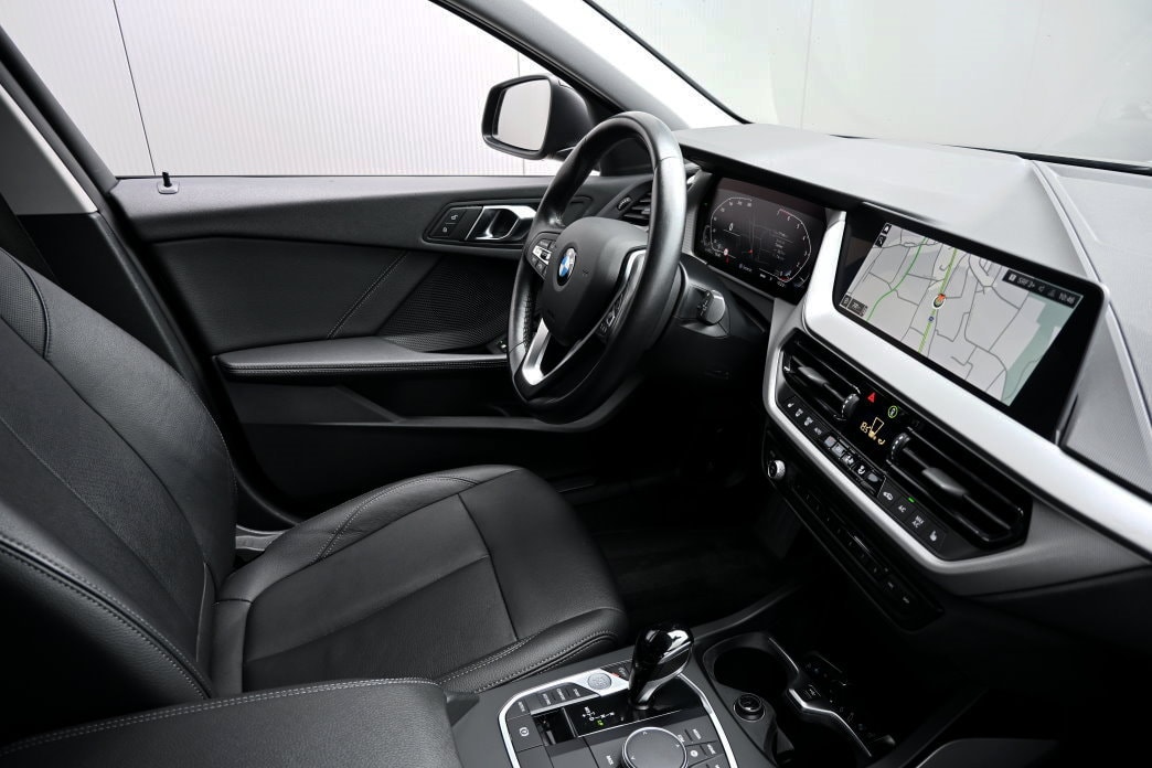 BMW 118i Steptronic - 7