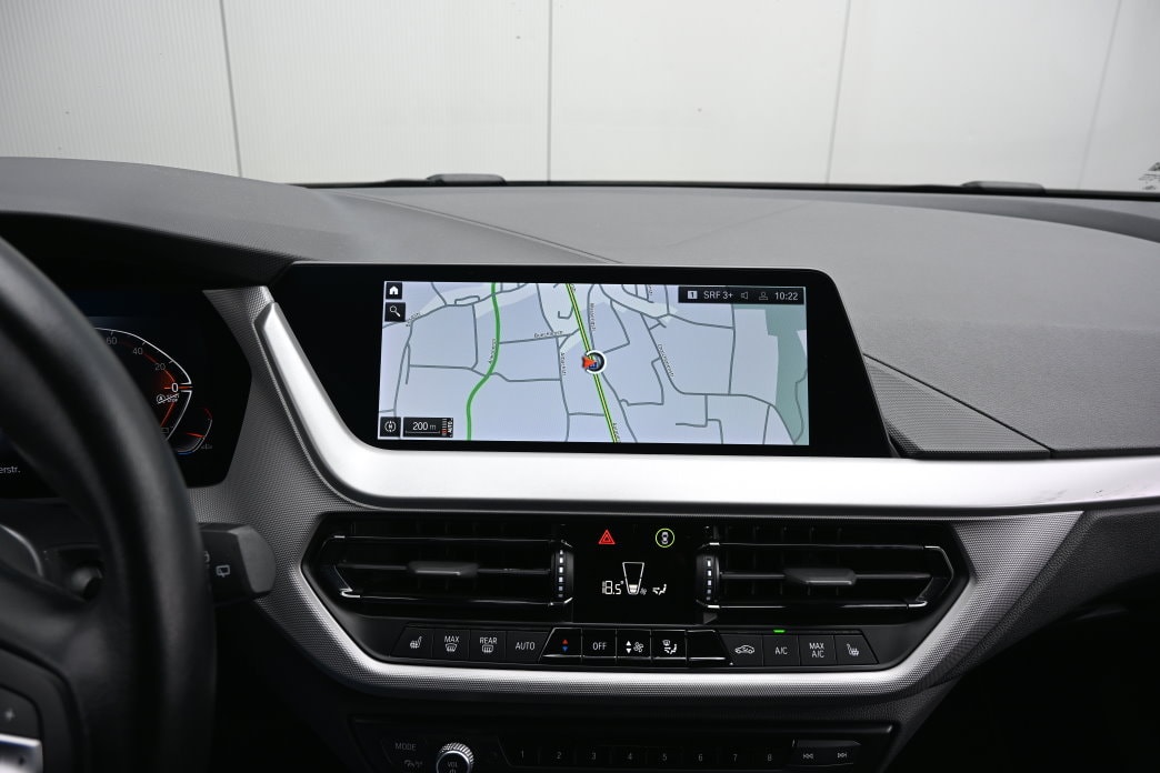 BMW 118i Steptronic - 12