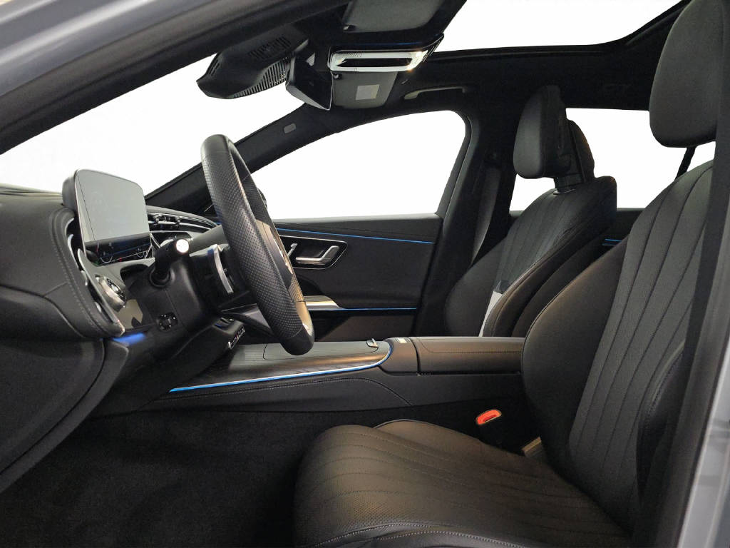 MERCEDES-BENZ E 300 de AMG Line 4Matic T-Modell - 11