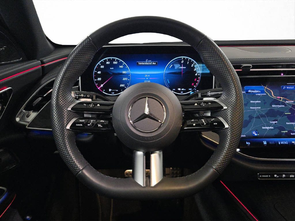 MERCEDES-BENZ E 300 de AMG Line 4Matic T-Modell - 12