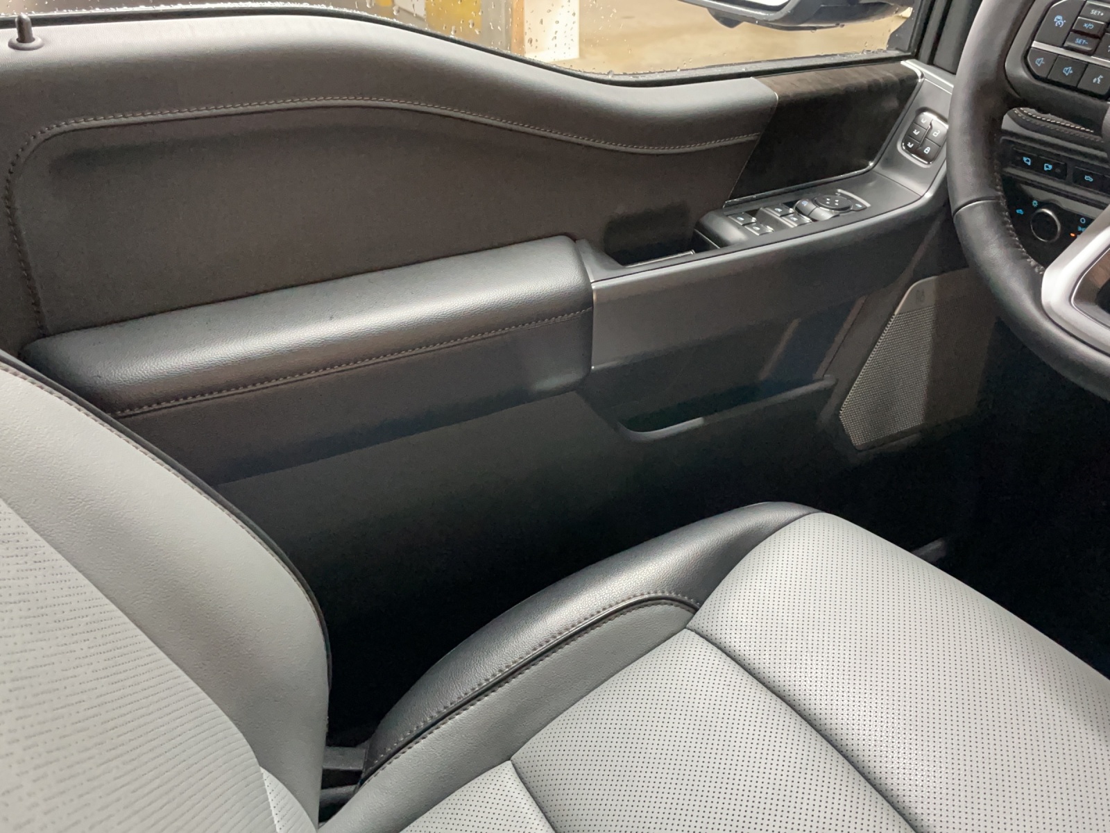 FORD F-150 Lightning DKab.Pick-up 98 kWh Lariat Launch Edition - 11