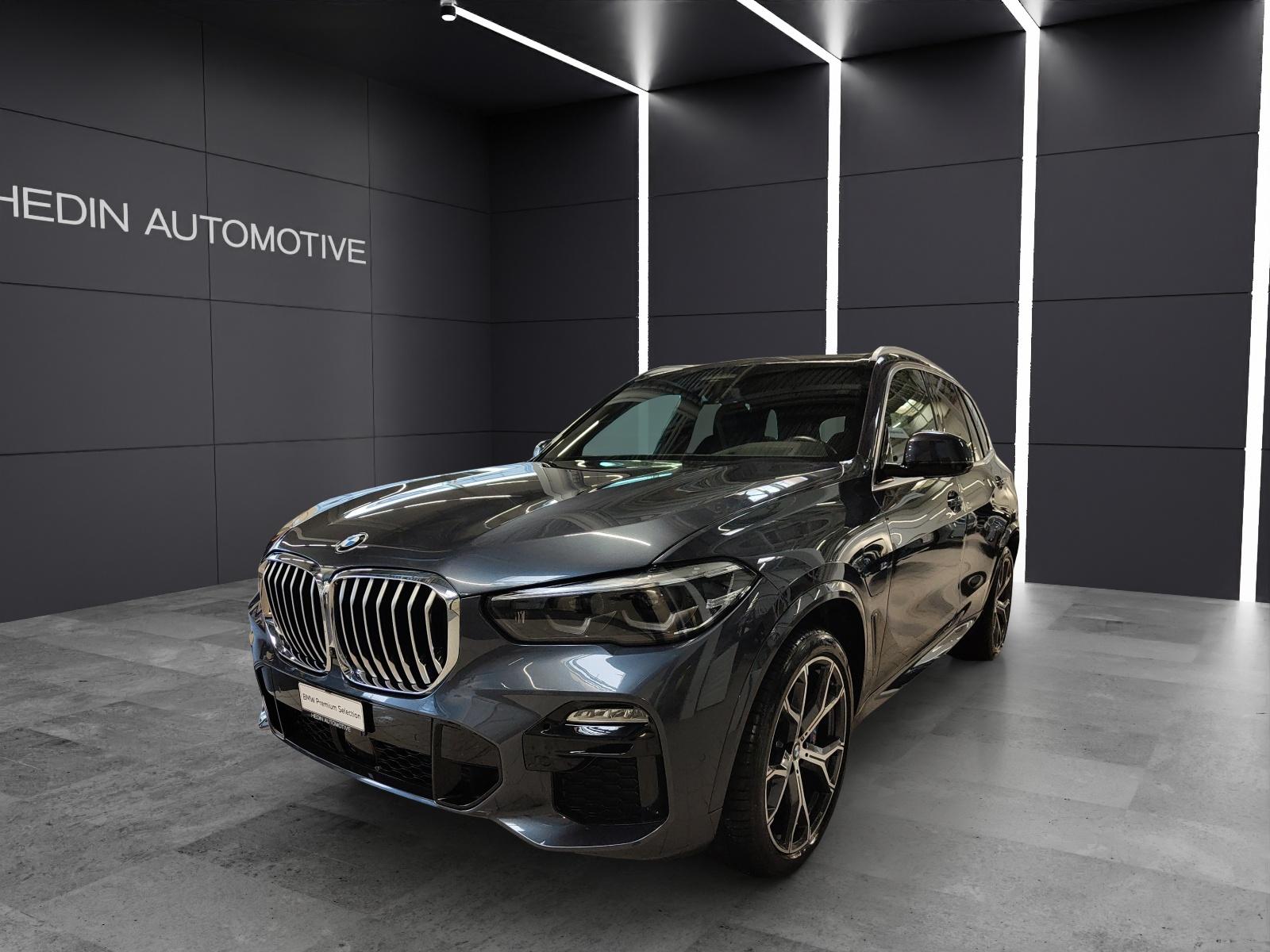 BMW X5 45e xDrive SAG Attraktiven Leasingzinssatz ab 0,9 % bei Abschluss einer BMW Fahrzeugversicherung. SUV / Geländewagen