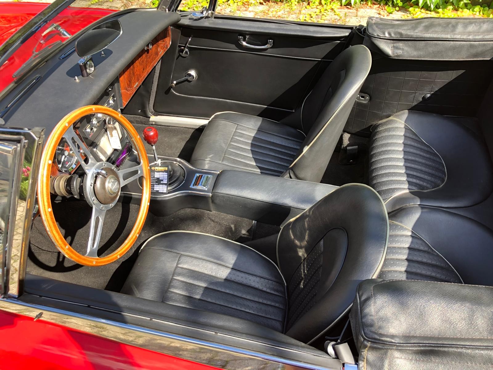 AUSTIN-HEALEY 3000 MKIII BJ8 - 6