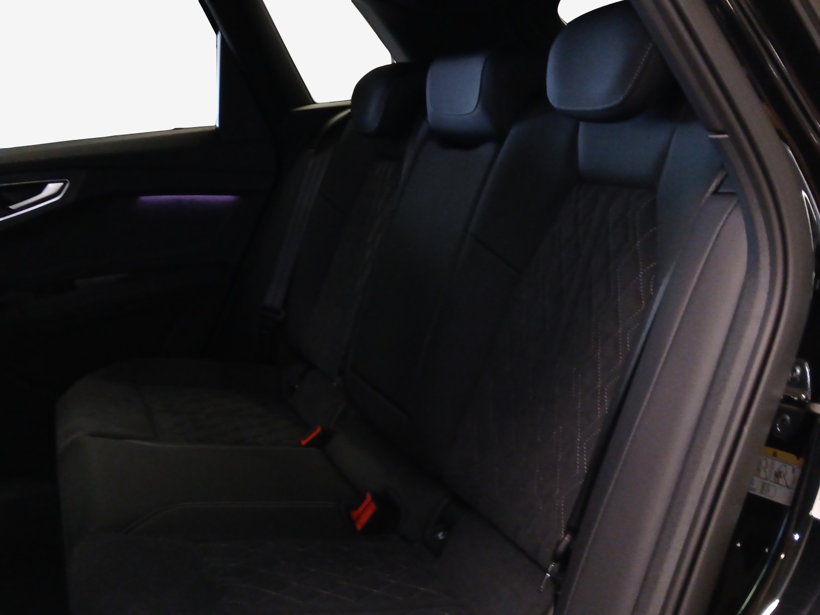 AUDI Q4 e-tron SUV quattro performance - 12