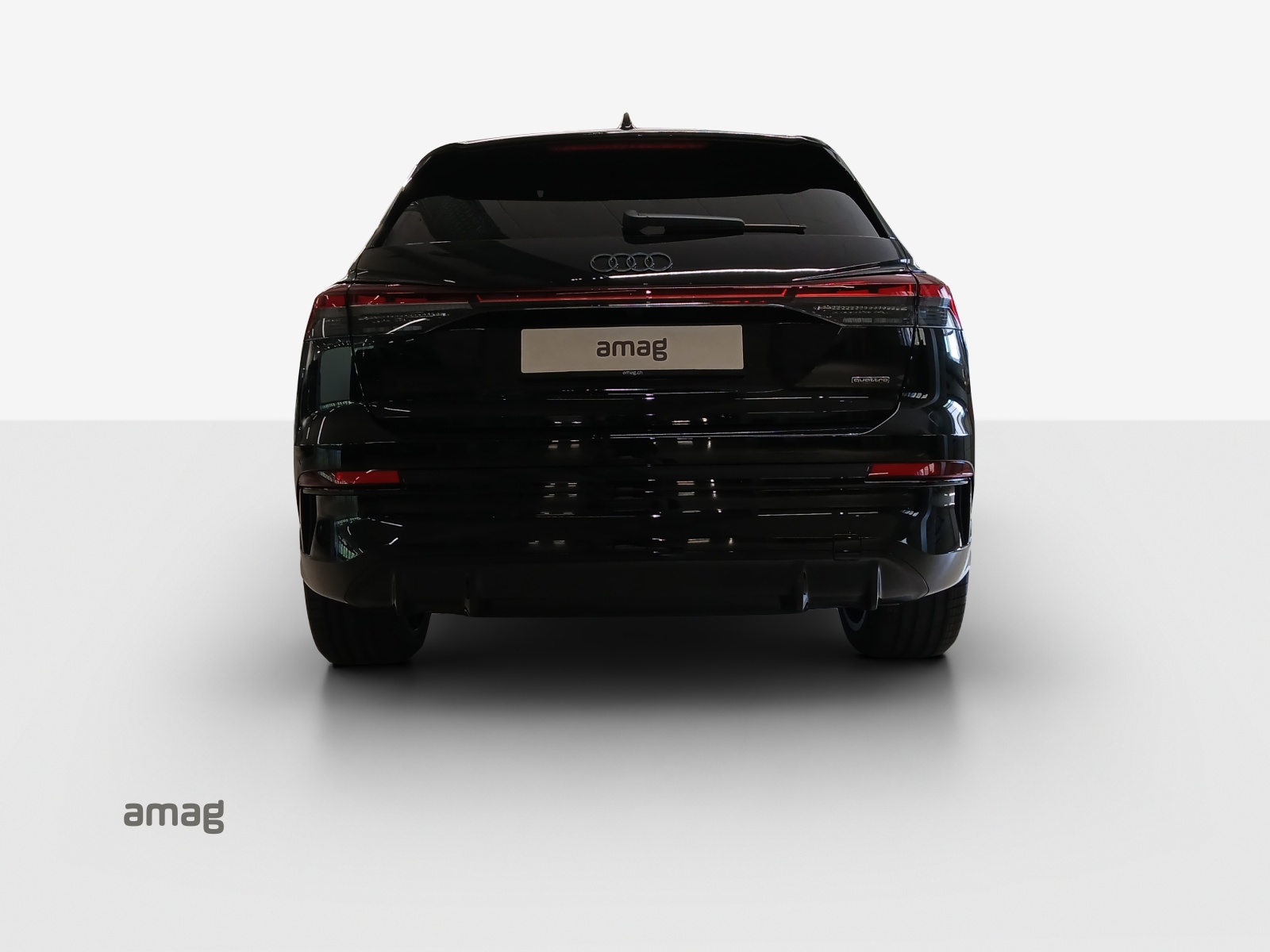 AUDI Q4 e-tron SUV quattro performance - 4
