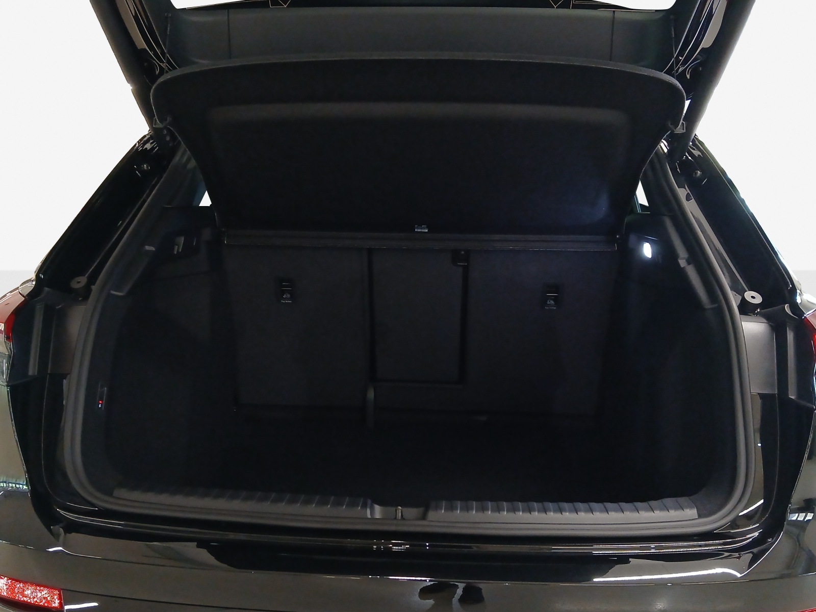 AUDI Q4 e-tron SUV quattro performance - 13