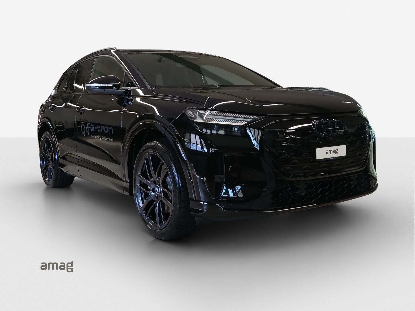 AUDI Q4 e-tron SUV quattro performance - 6