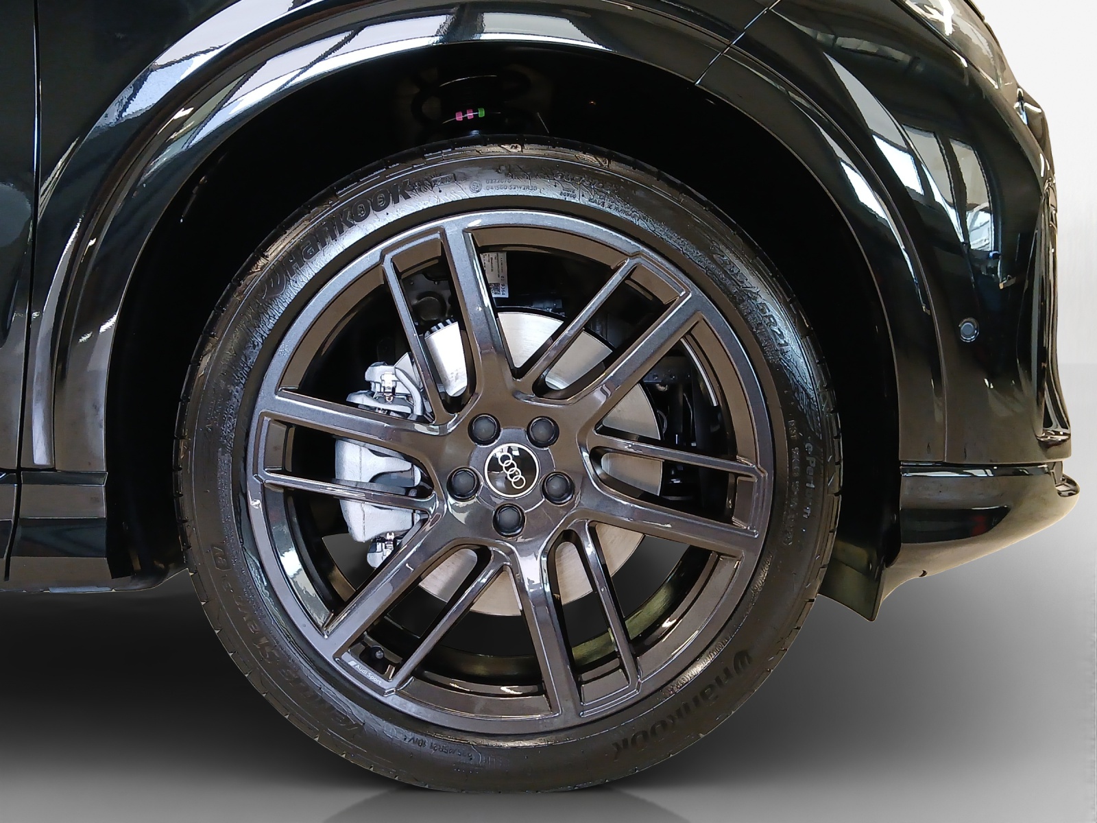 AUDI Q4 e-tron SUV quattro performance - 15