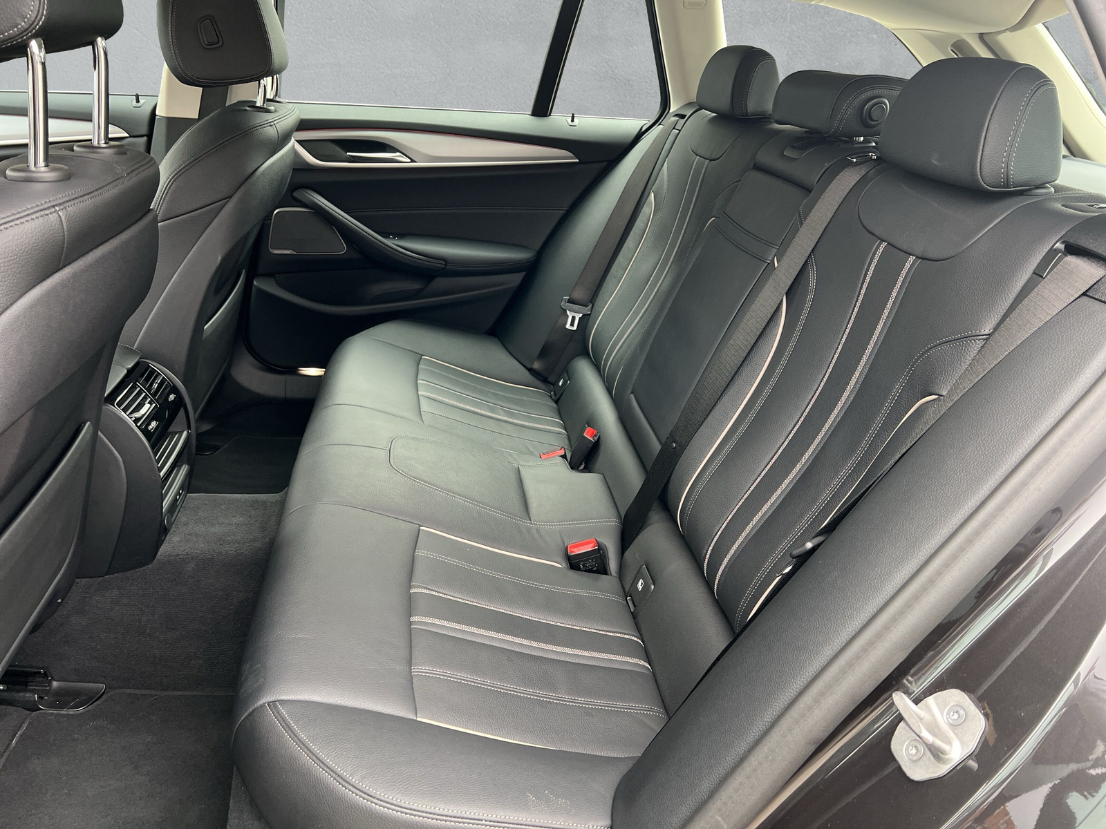 BMW 530d xDrive 48V Touring Steptronic📍 - 7