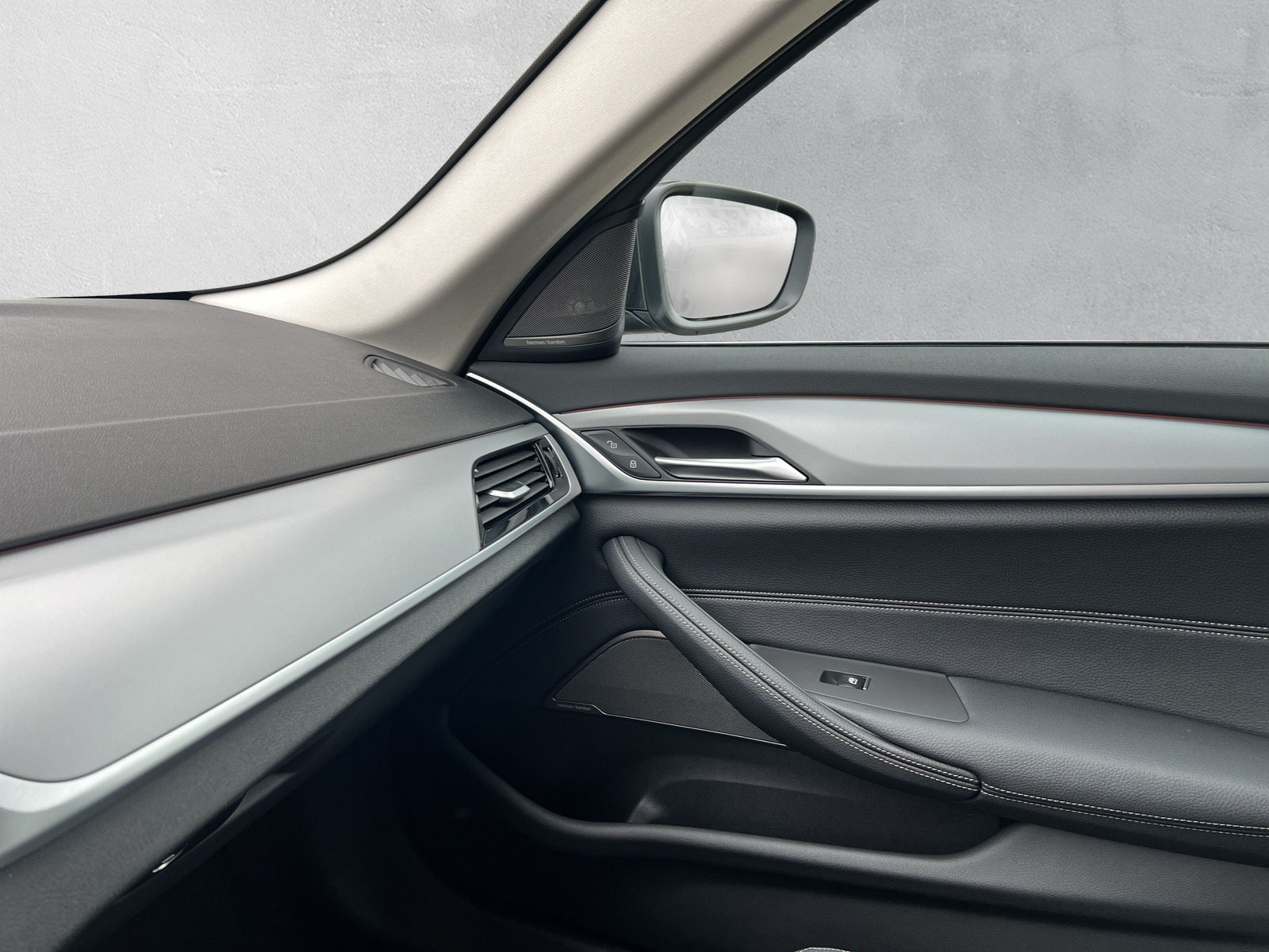 BMW 530d xDrive 48V Touring Steptronic📍 - 18