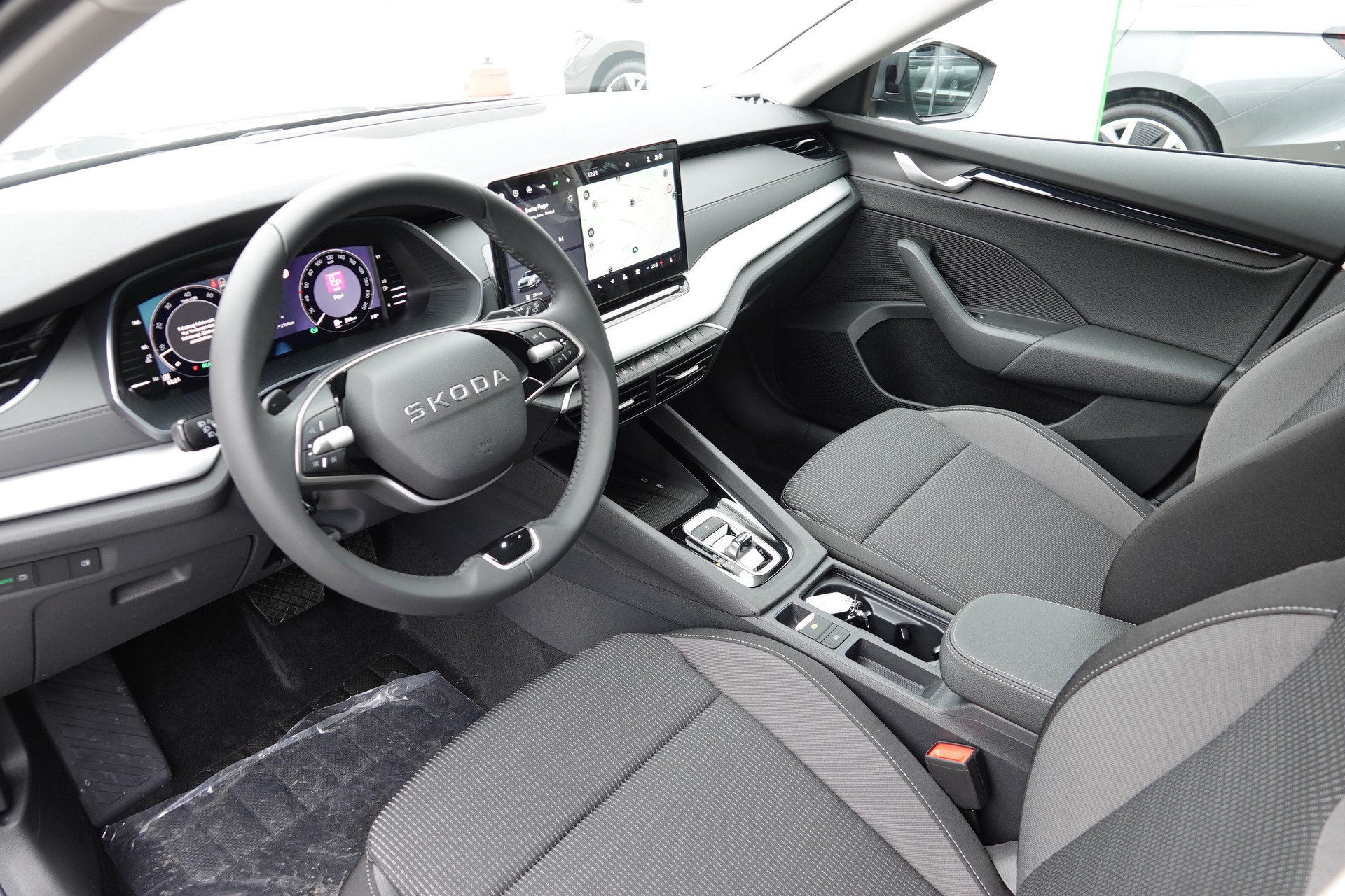 SKODA Octavia 1.5 TSI mHEV Sel. - 9