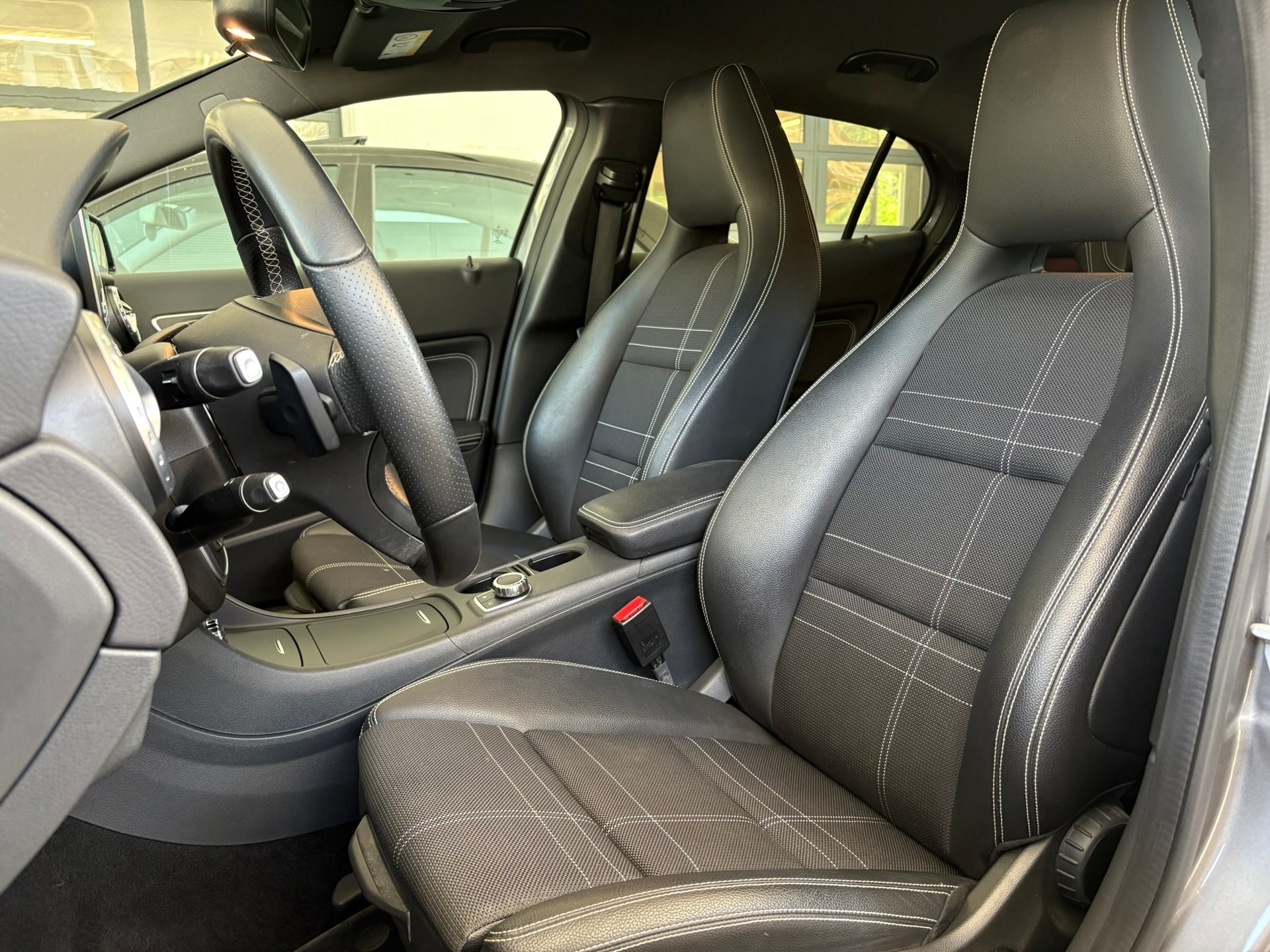 MERCEDES-BENZ GLA 200 CDI Swiss Edition 4 Matic - 10